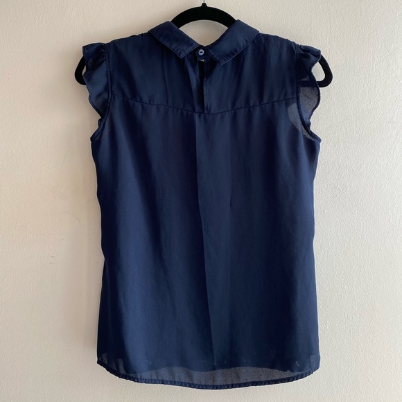 Lowry's Farm Lace top with flutter sleeves - Picture 3 of 3